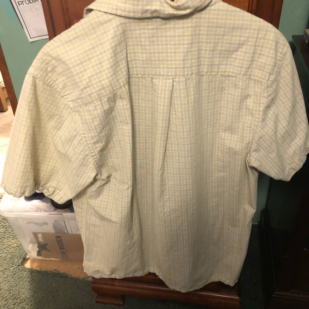 EUC IZOD Sueded Poplin Short Sleeve Button Up Medium Mens Shirt - Picture 7 of 8